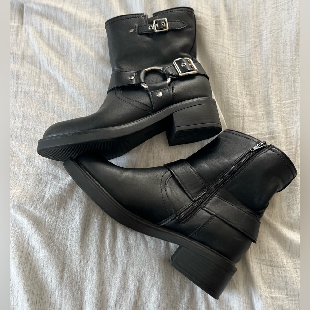 Universal Thread | Buckle Harness Ankle Boot